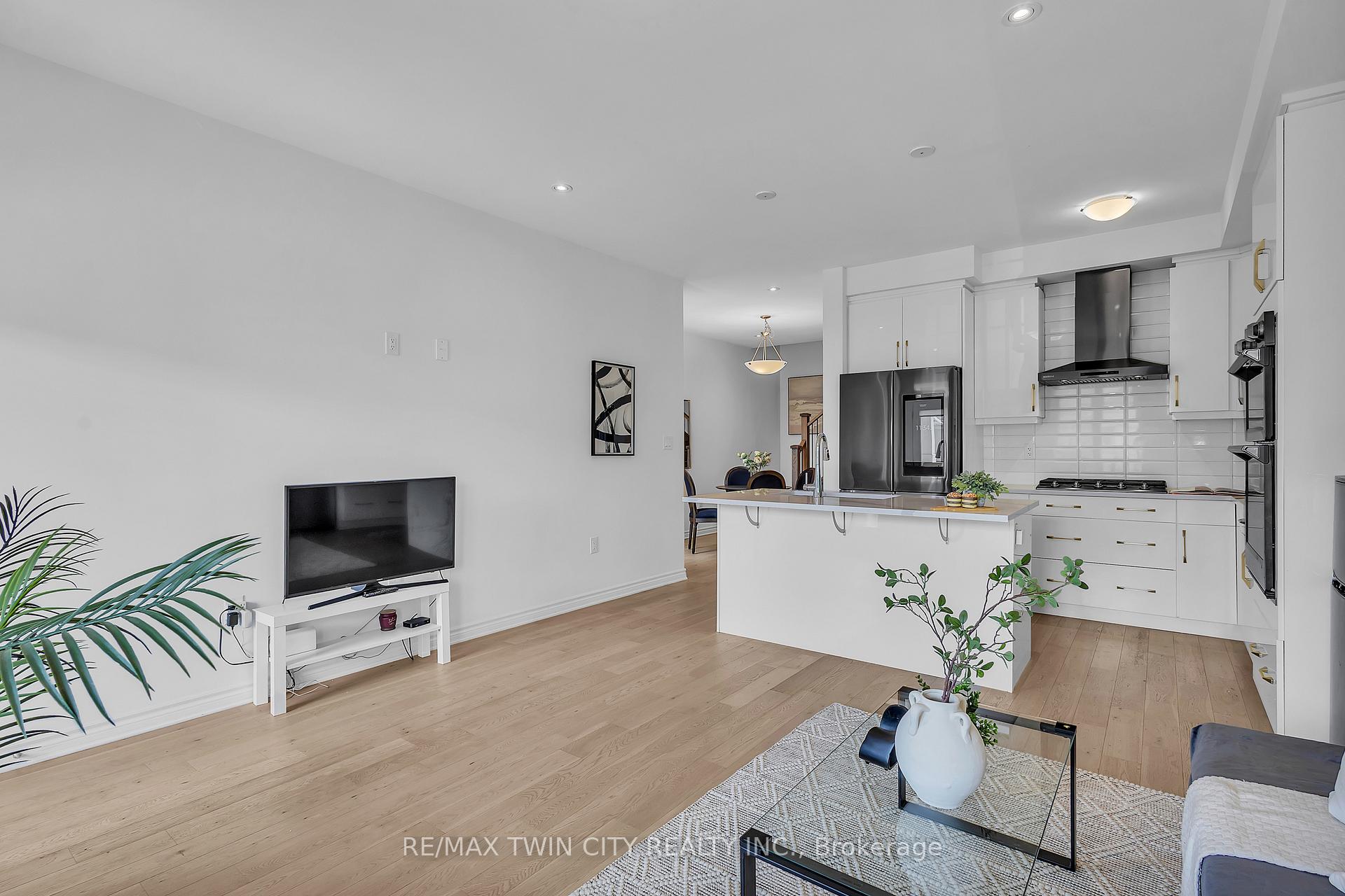 Photo 19 of 1567 Denison Place, Milton, Bowes — HOMEH