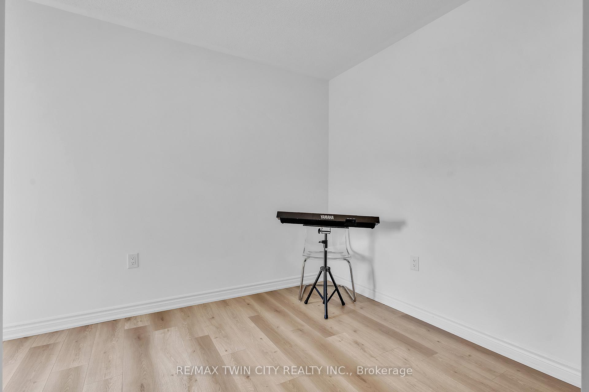 Photo 21 of 1567 Denison Place, Milton, Bowes — HOMEH