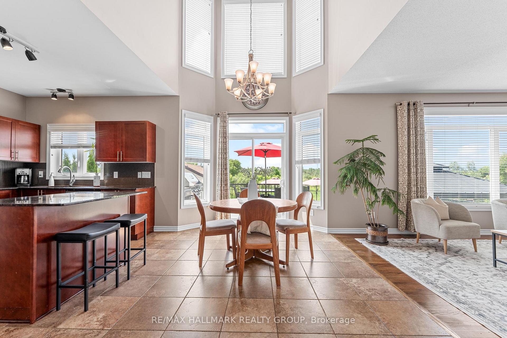 Photo 10 of 182 Felicity Crescent, Ottawa, Mer Bleue/Bradley Estates/Anderson Park — HOMEH