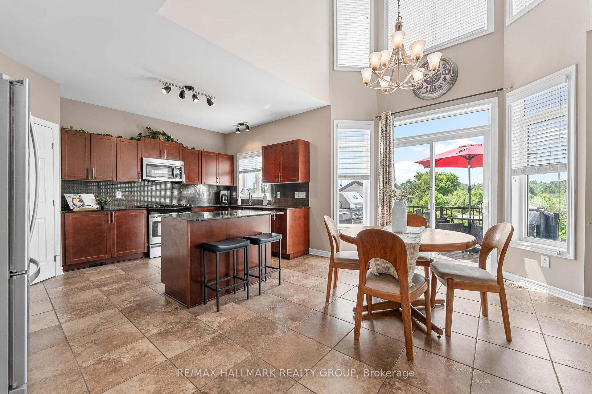 Photo 11 of 182 Felicity Crescent, Ottawa, Mer Bleue/Bradley Estates/Anderson Park — HOMEH