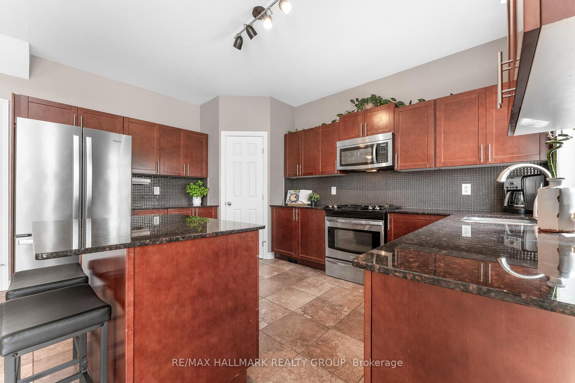 Photo 13 of 182 Felicity Crescent, Ottawa, Mer Bleue/Bradley Estates/Anderson Park — HOMEH