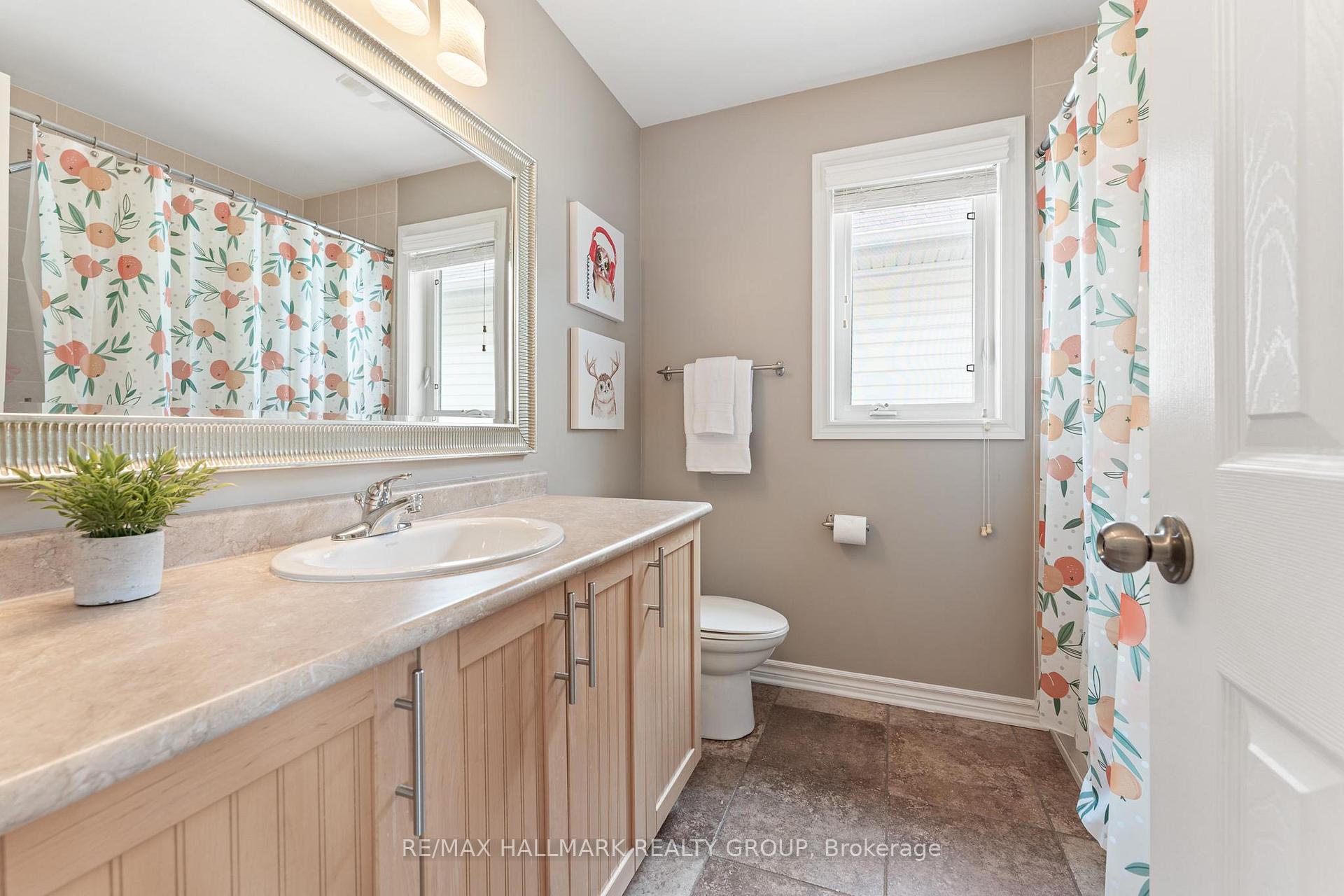 Photo 33 of 182 Felicity Crescent, Ottawa, Mer Bleue/Bradley Estates/Anderson Park — HOMEH