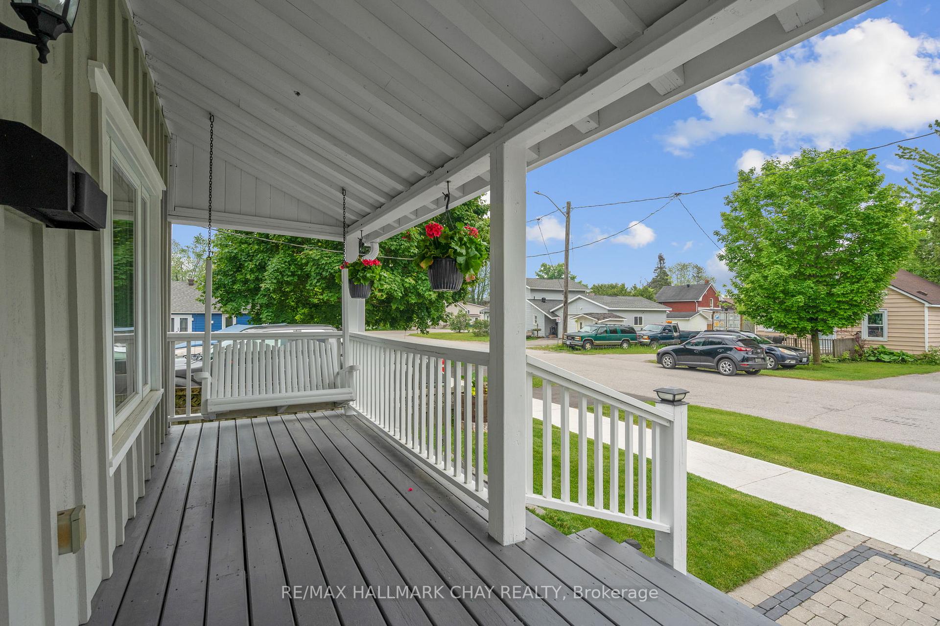 Photo 7 of 208 Elmer Park, Orillia — HOMEH