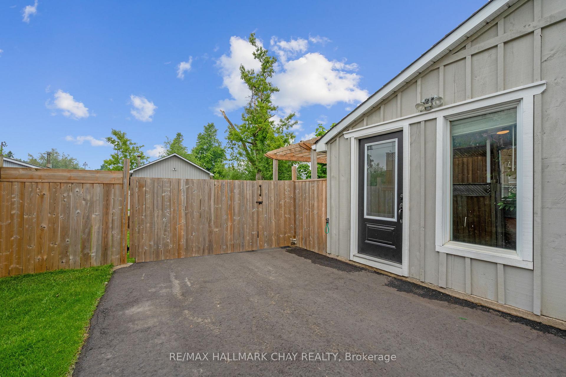 Photo 30 of 208 Elmer Park, Orillia — HOMEH