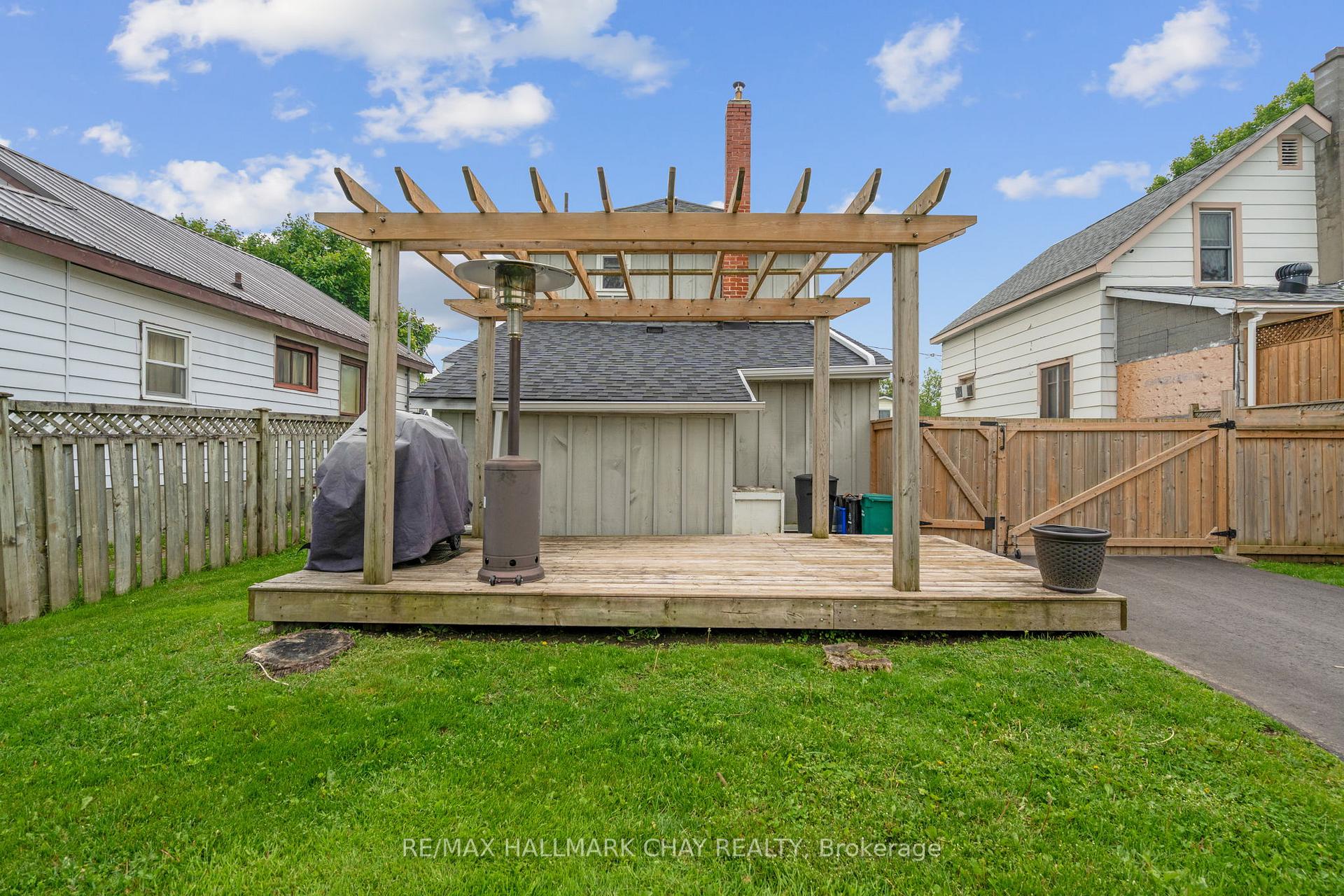 Photo 35 of 208 Elmer Park, Orillia — HOMEH