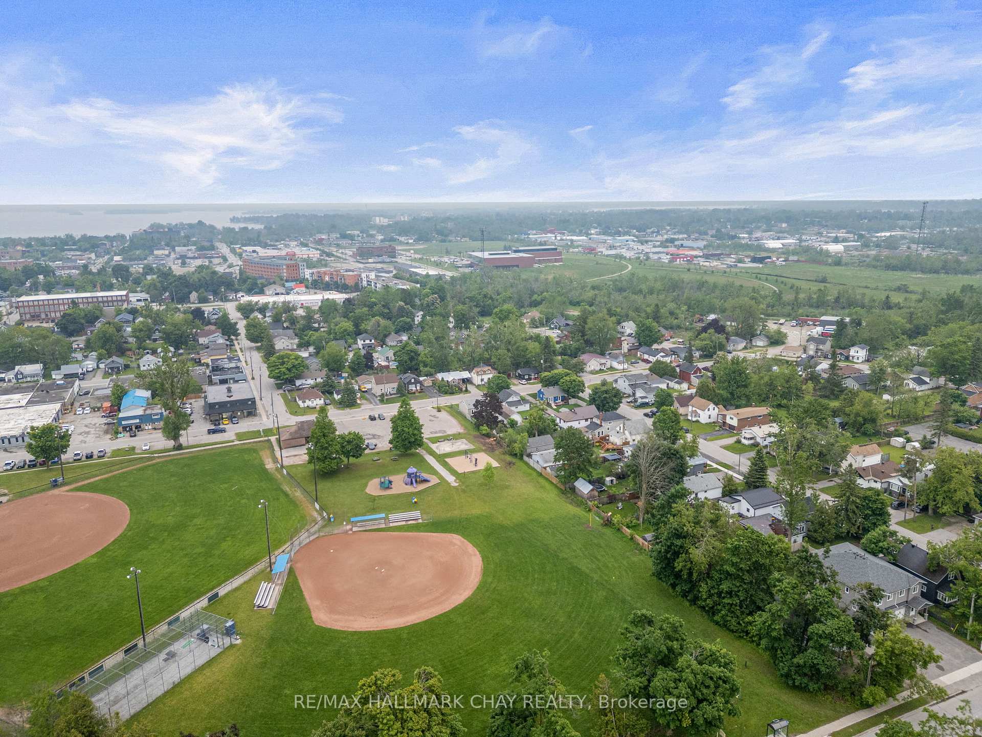 Photo 38 of 208 Elmer Park, Orillia — HOMEH