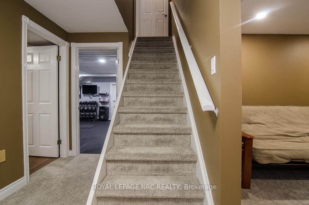 Photo 25 of 46 Millbridge Crescent, Pelham, Fonthill — HOMEH
