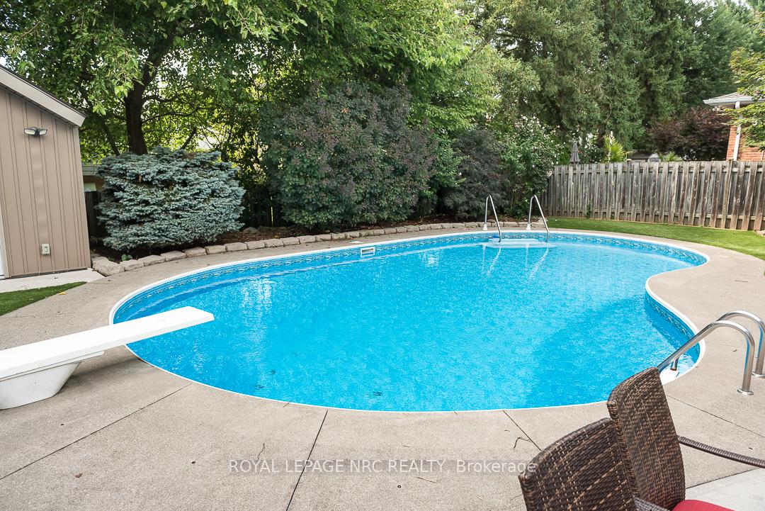 Photo 42 of 46 Millbridge Crescent, Pelham, Fonthill — HOMEH