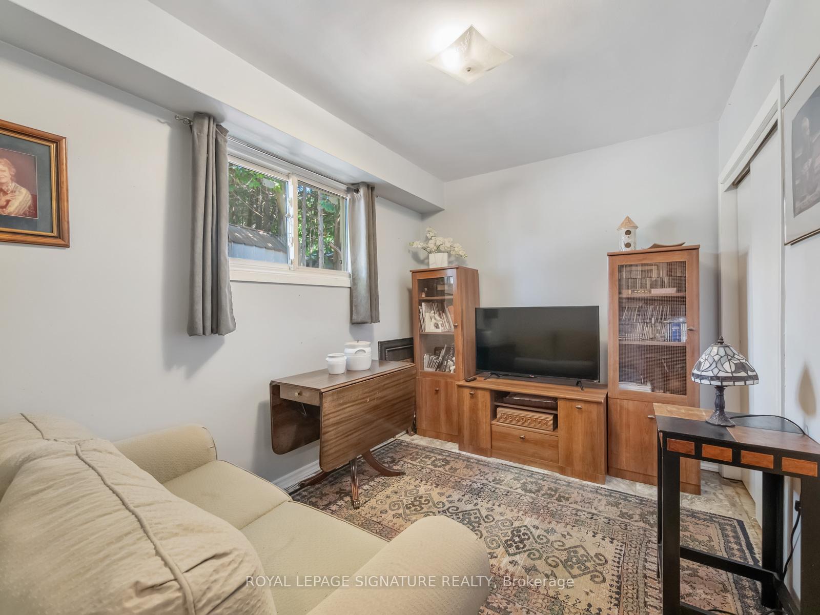 Photo 18 of 446 Bernhard Crescent, Oshawa, O'Neill — HOMEH