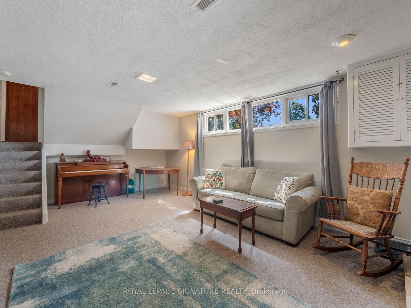 Photo 22 of 446 Bernhard Crescent, Oshawa, O'Neill — HOMEH