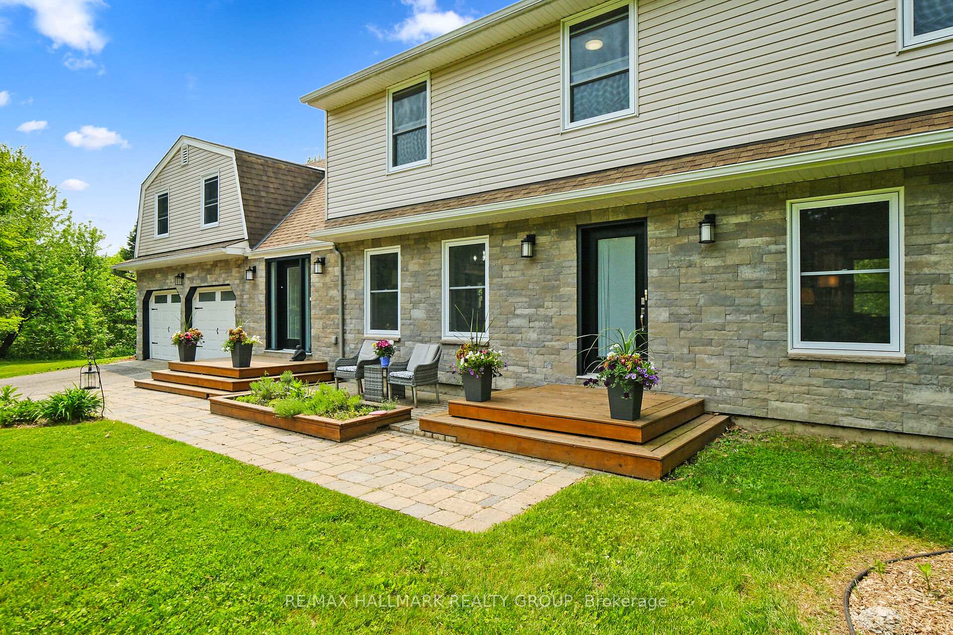 Photo 3 of 1430 Royal Maple Drive, Ottawa, Cumberland Ridge — HOMEH
