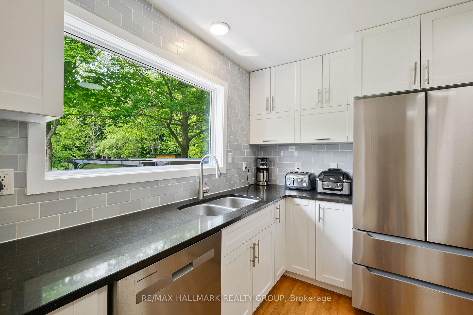 Photo 9 of 1430 Royal Maple Drive, Ottawa, Cumberland Ridge — HOMEH
