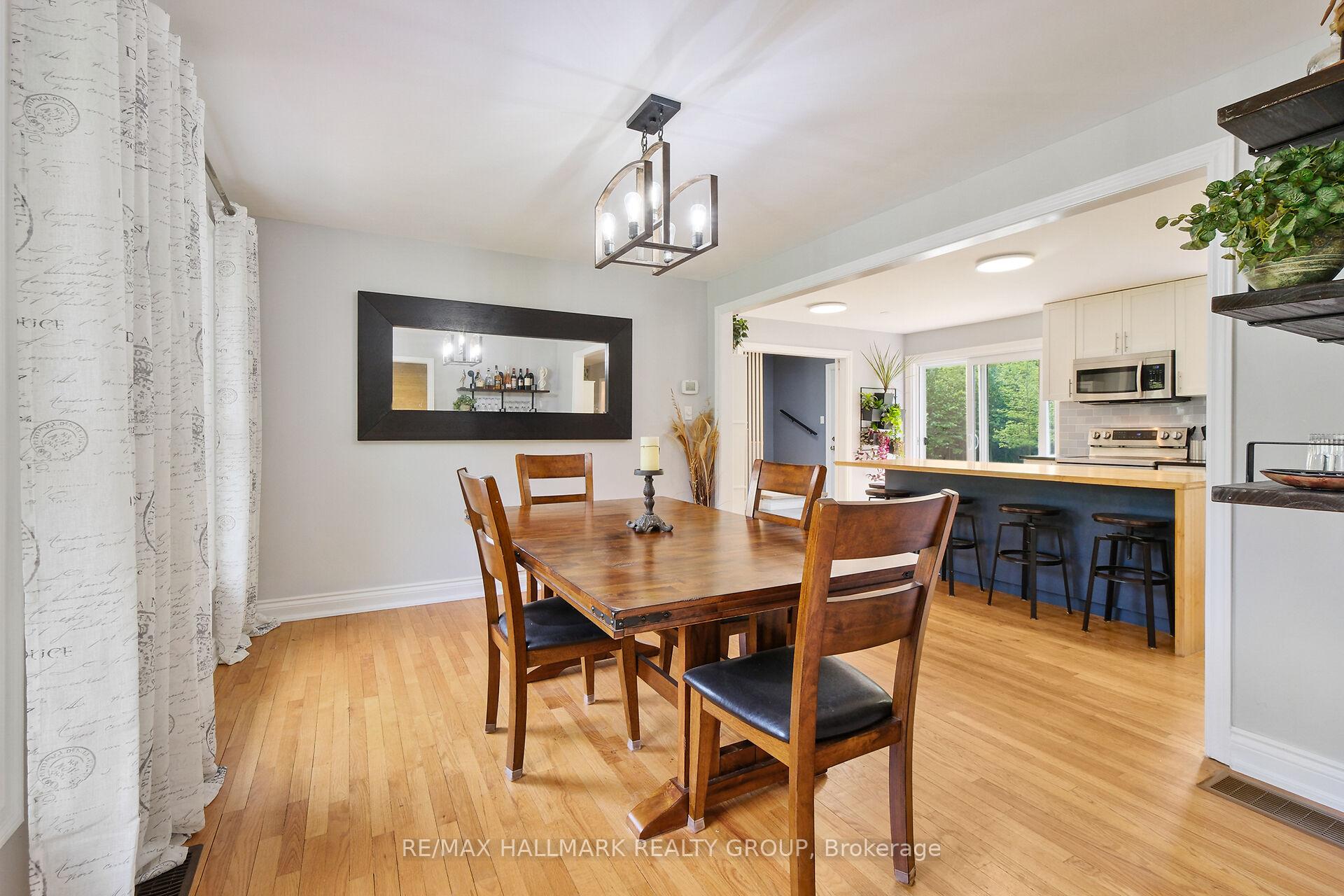 Photo 11 of 1430 Royal Maple Drive, Ottawa, Cumberland Ridge — HOMEH