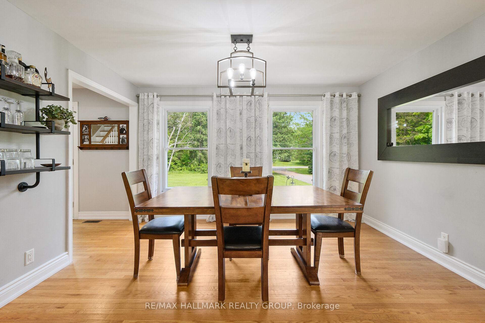 Photo 12 of 1430 Royal Maple Drive, Ottawa, Cumberland Ridge — HOMEH