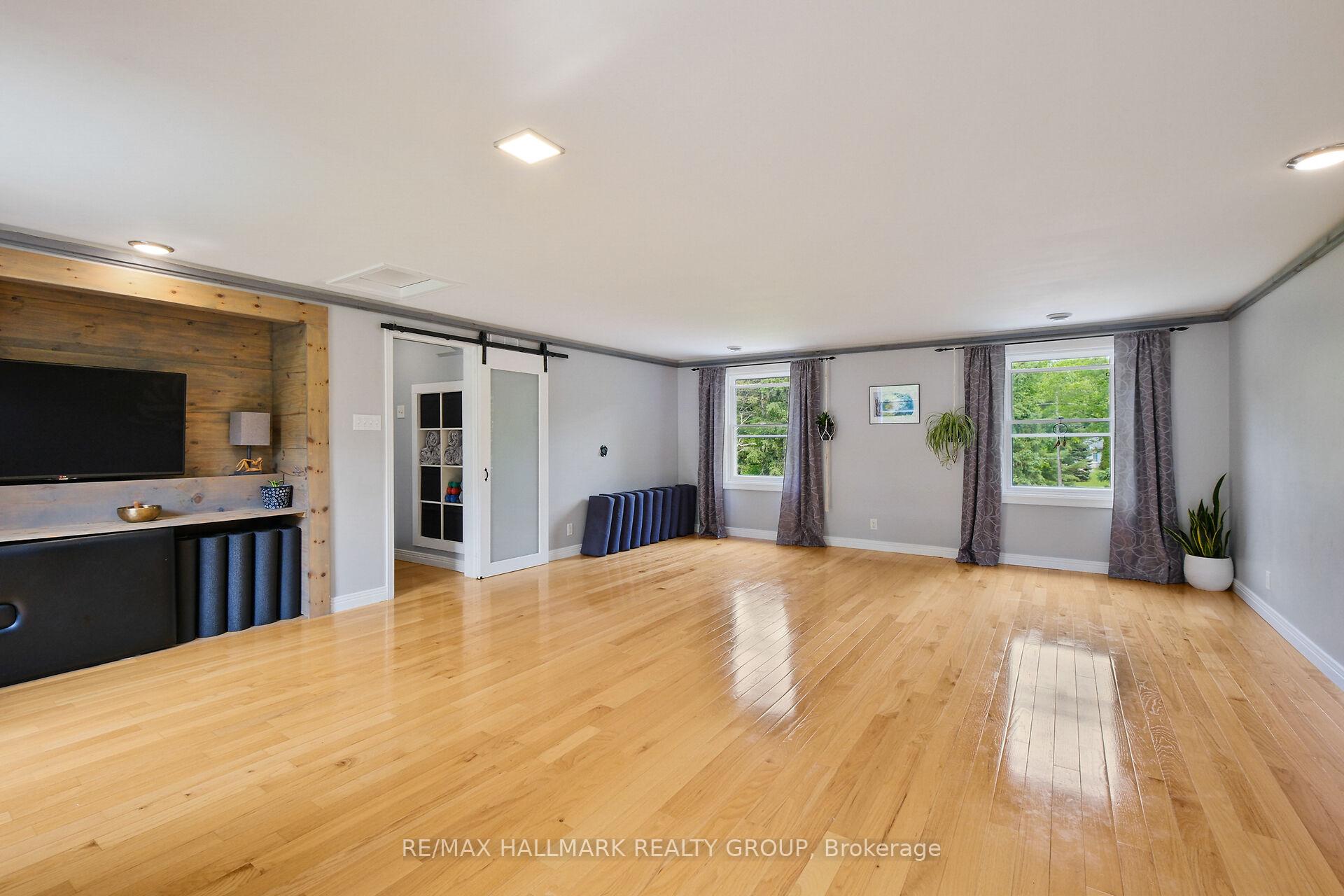 Photo 41 of 1430 Royal Maple Drive, Ottawa, Cumberland Ridge — HOMEH