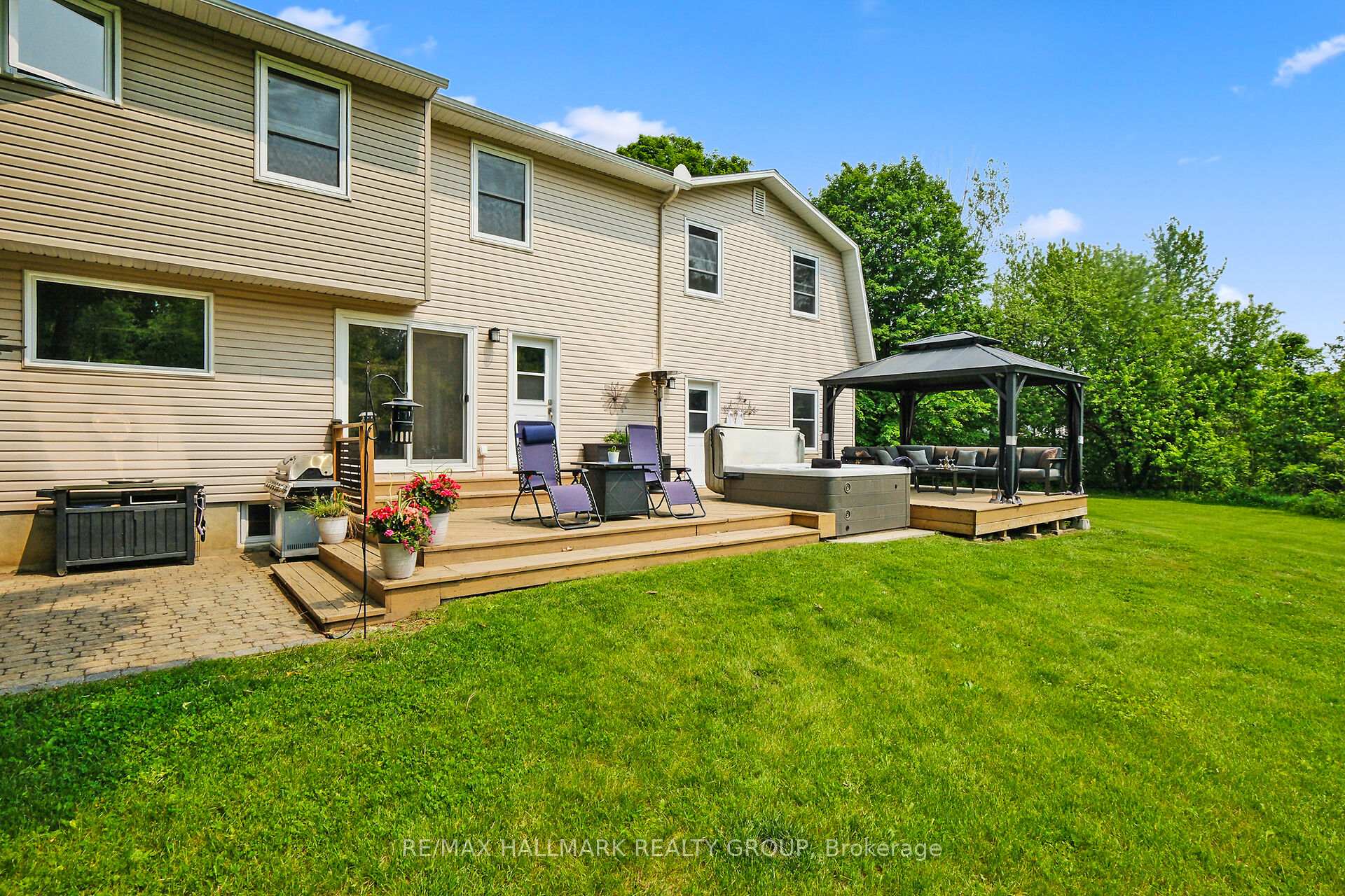 Photo 43 of 1430 Royal Maple Drive, Ottawa, Cumberland Ridge — HOMEH