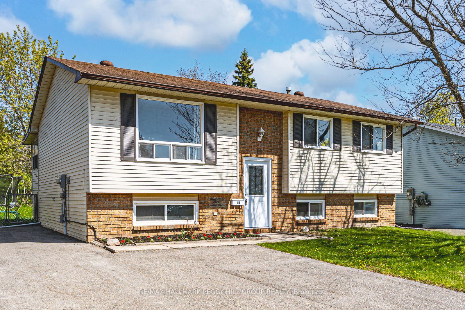 Photo 1 of 19 Korlea Crescent, Orillia — HOMEH