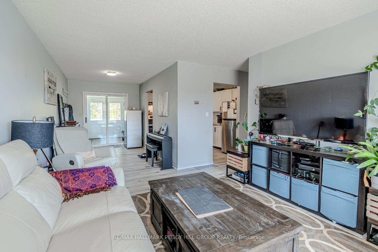 Photo 4 of 19 Korlea Crescent, Orillia — HOMEH