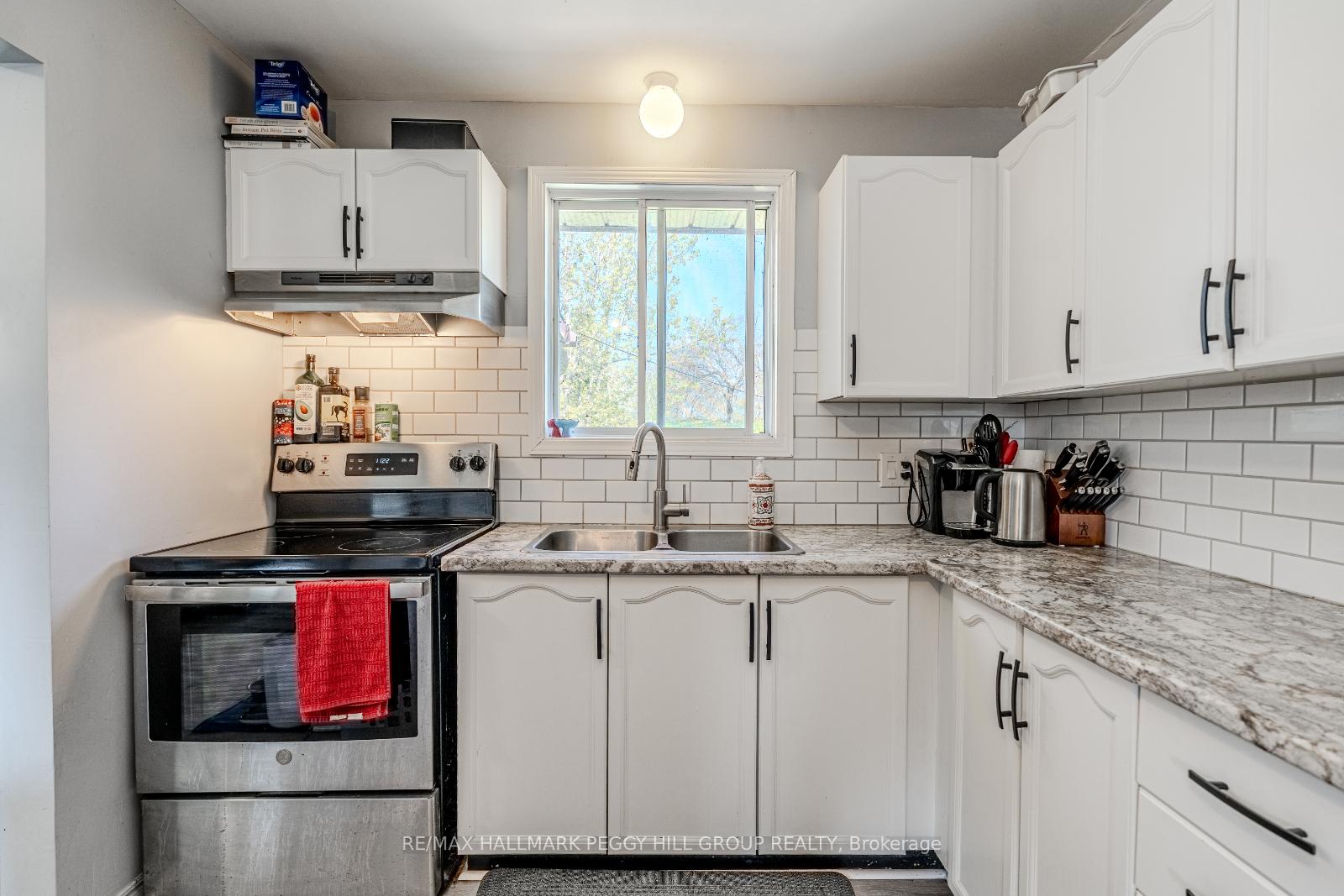 Photo 5 of 19 Korlea Crescent, Orillia — HOMEH