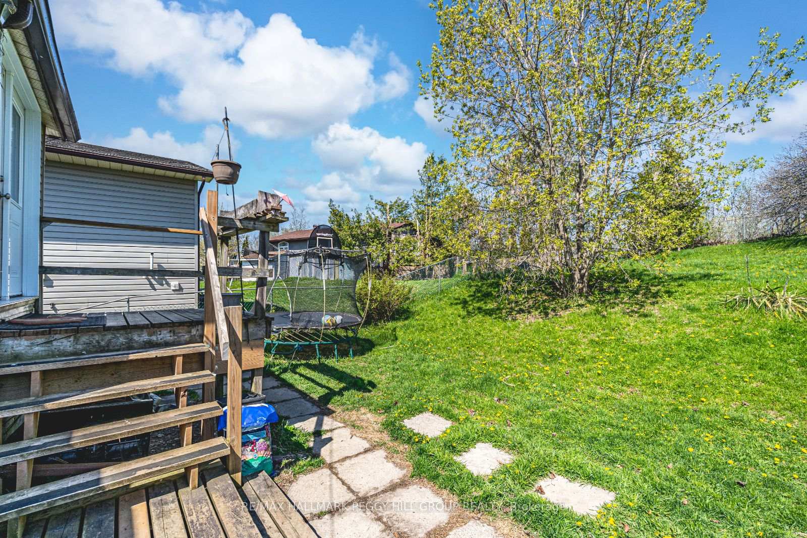 Photo 17 of 19 Korlea Crescent, Orillia — HOMEH