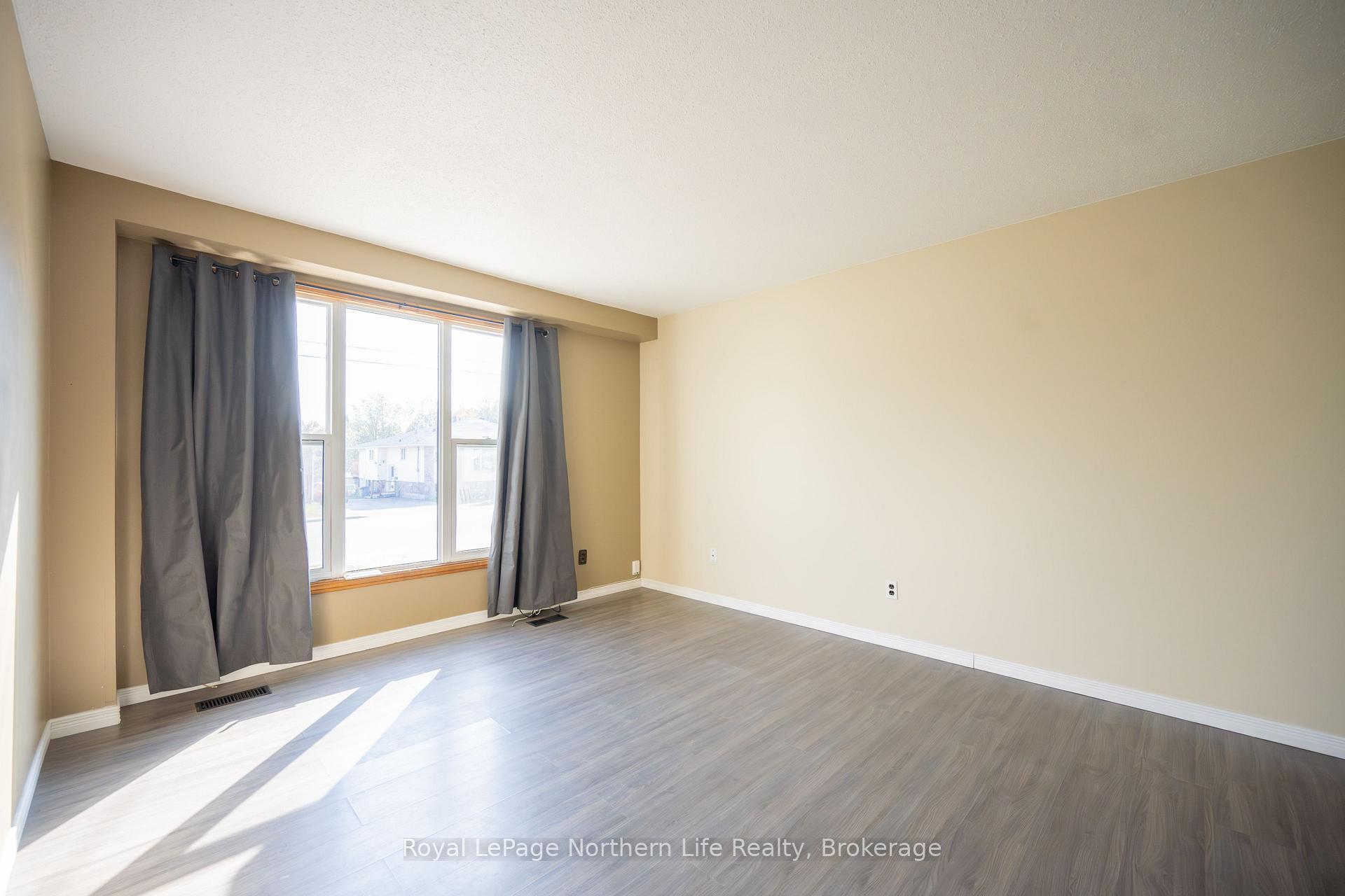 Photo 6 of 224 Lake Heights Road, North Bay, Birchaven — HOMEH