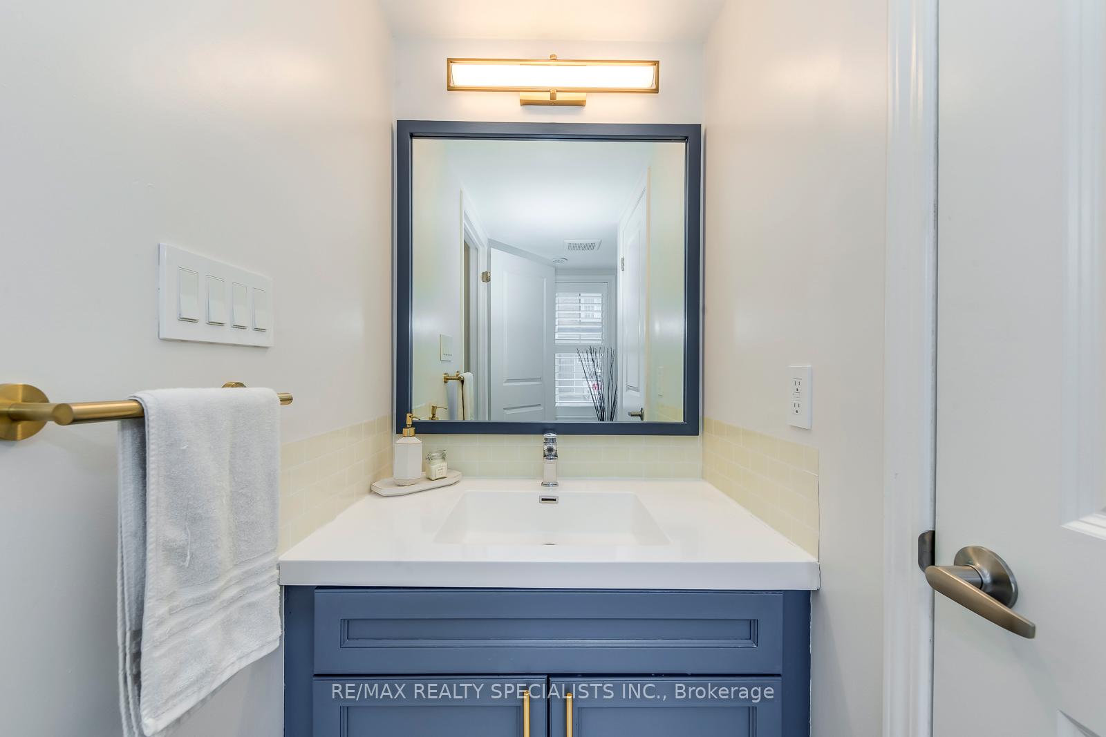 Photo 2 of Unit 25, 1000 Asleton Boulevard, Milton, Willmott — HOMEH
