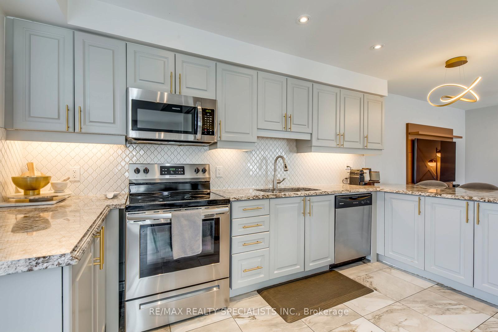 Photo 13 of Unit 25, 1000 Asleton Boulevard, Milton, Willmott — HOMEH