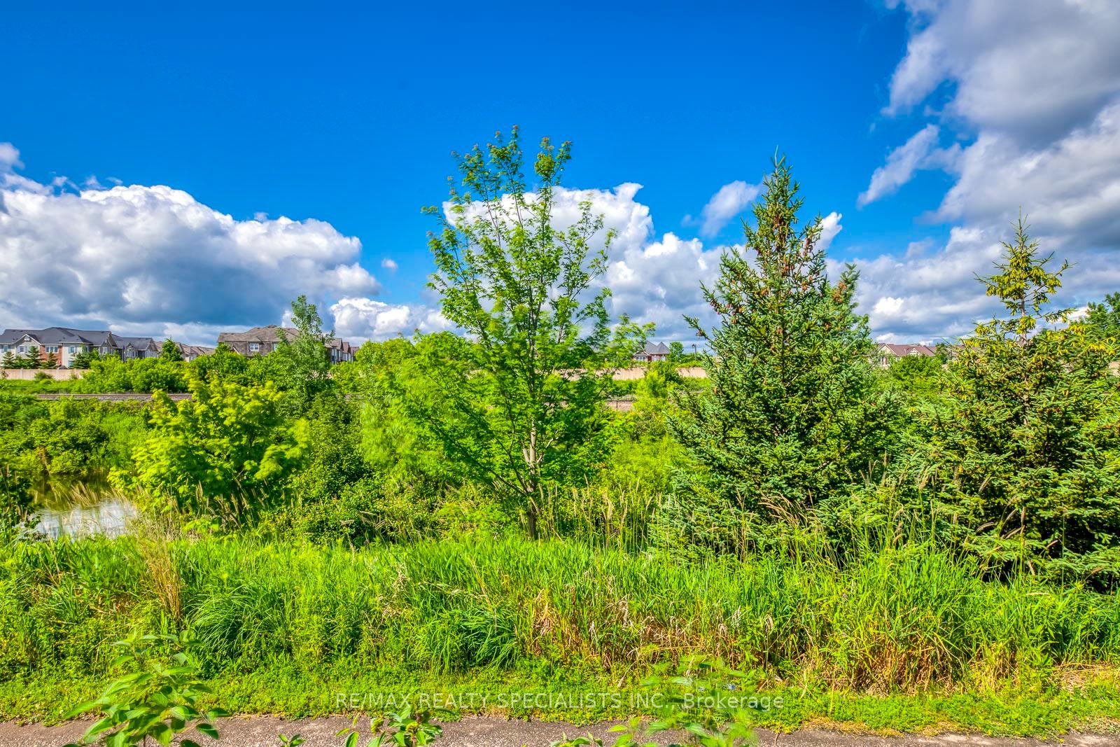 Photo 32 of Unit 25, 1000 Asleton Boulevard, Milton, Willmott — HOMEH