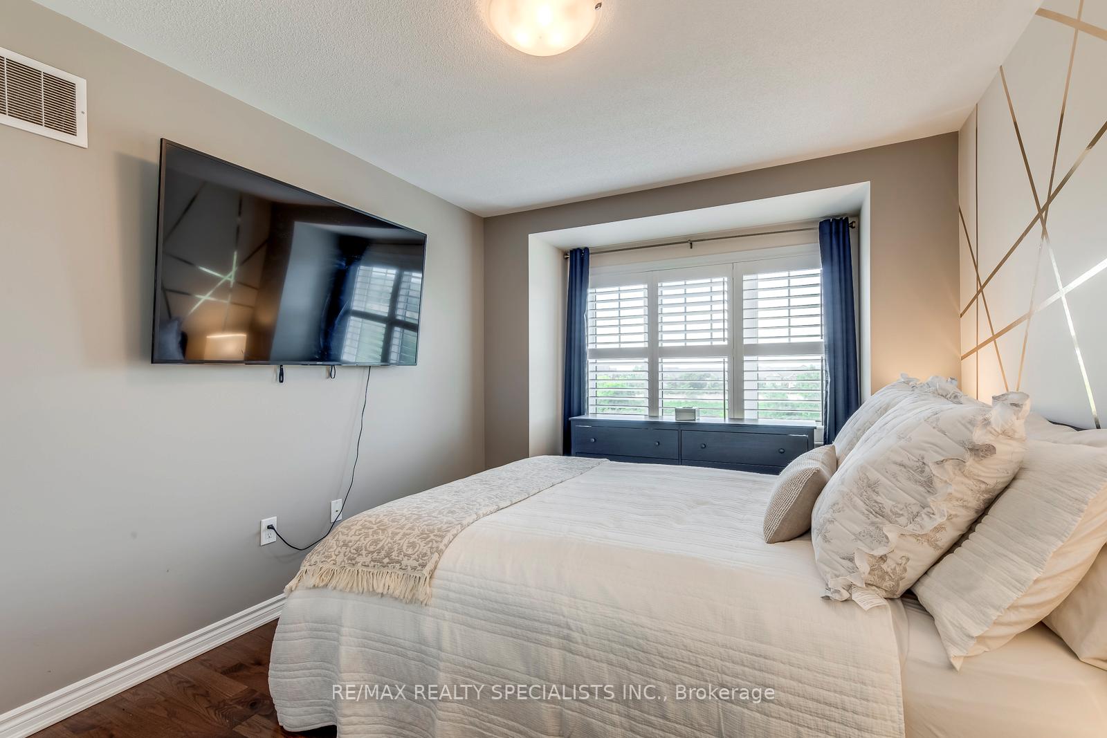 Photo 38 of Unit 25, 1000 Asleton Boulevard, Milton, Willmott — HOMEH