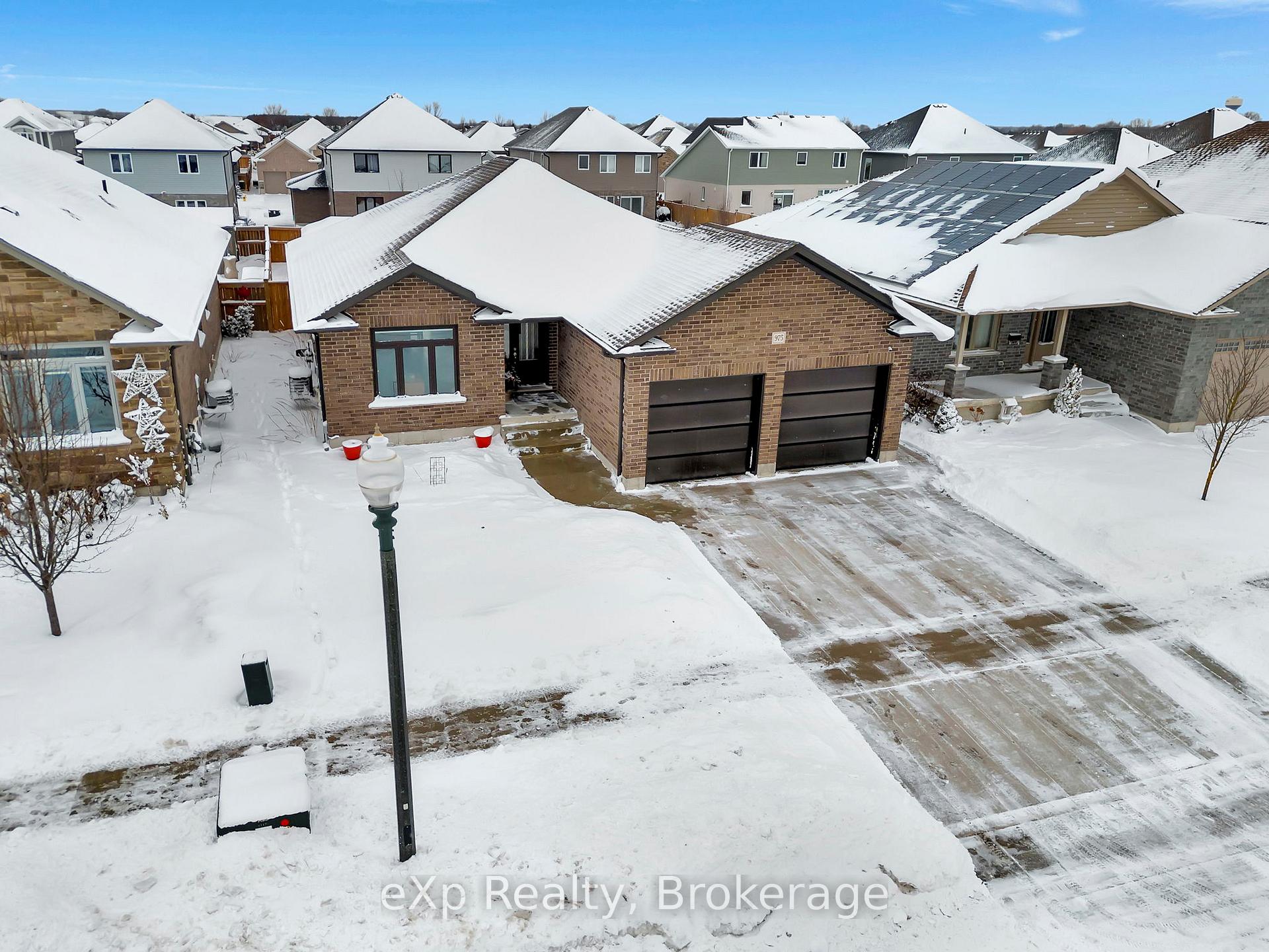 Photo 3 of 975 Reserve Avenue S, North Perth, Listowel — HOMEH