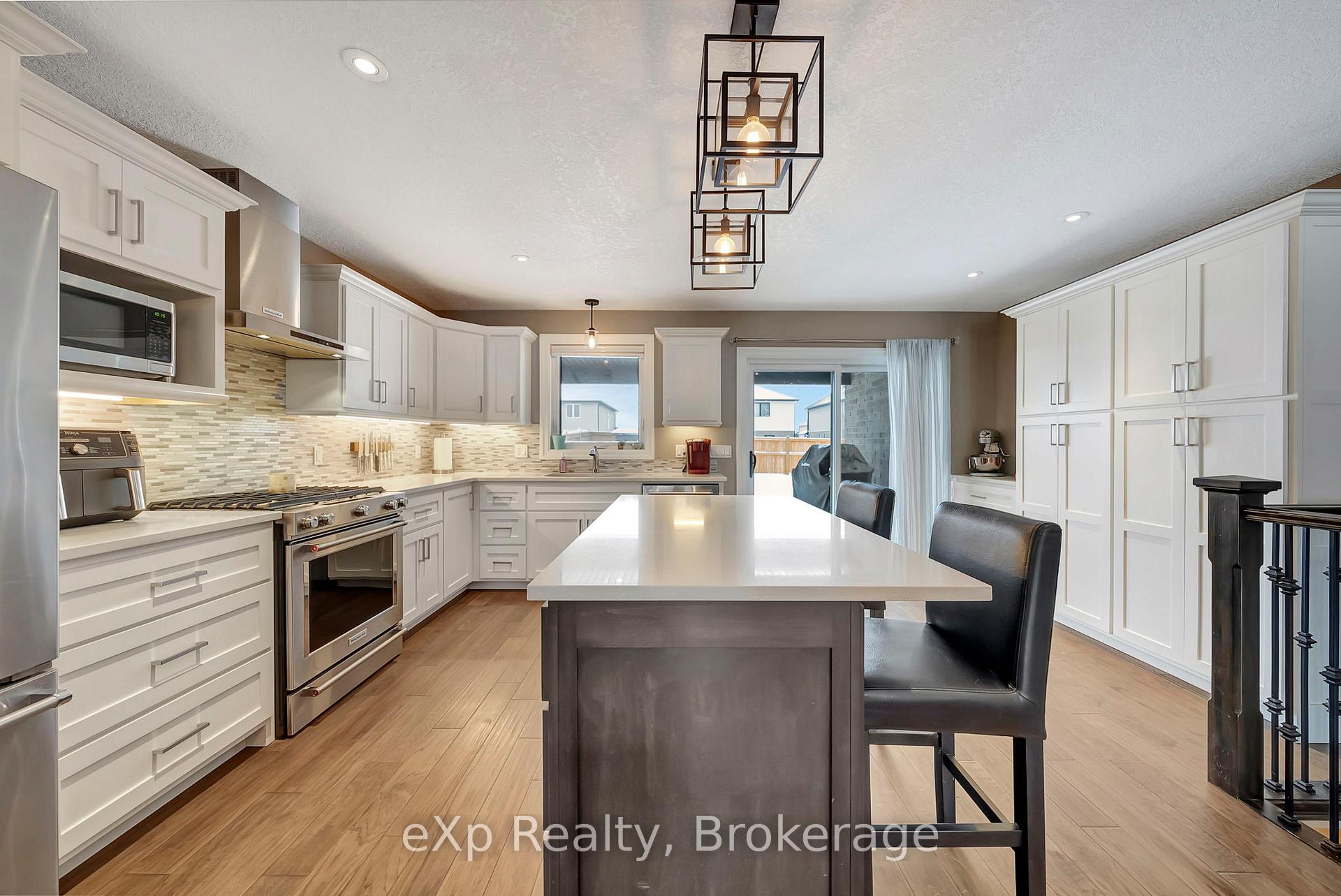 Photo 13 of 975 Reserve Avenue S, North Perth, Listowel — HOMEH