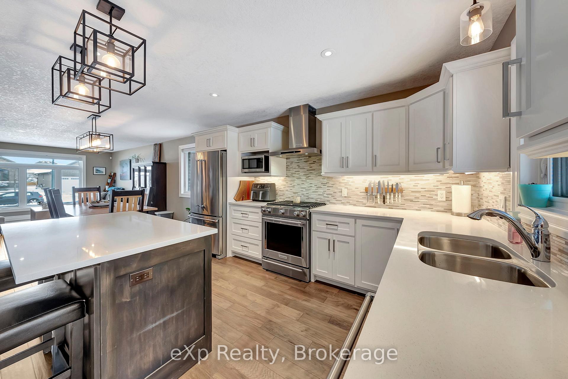 Photo 14 of 975 Reserve Avenue S, North Perth, Listowel — HOMEH
