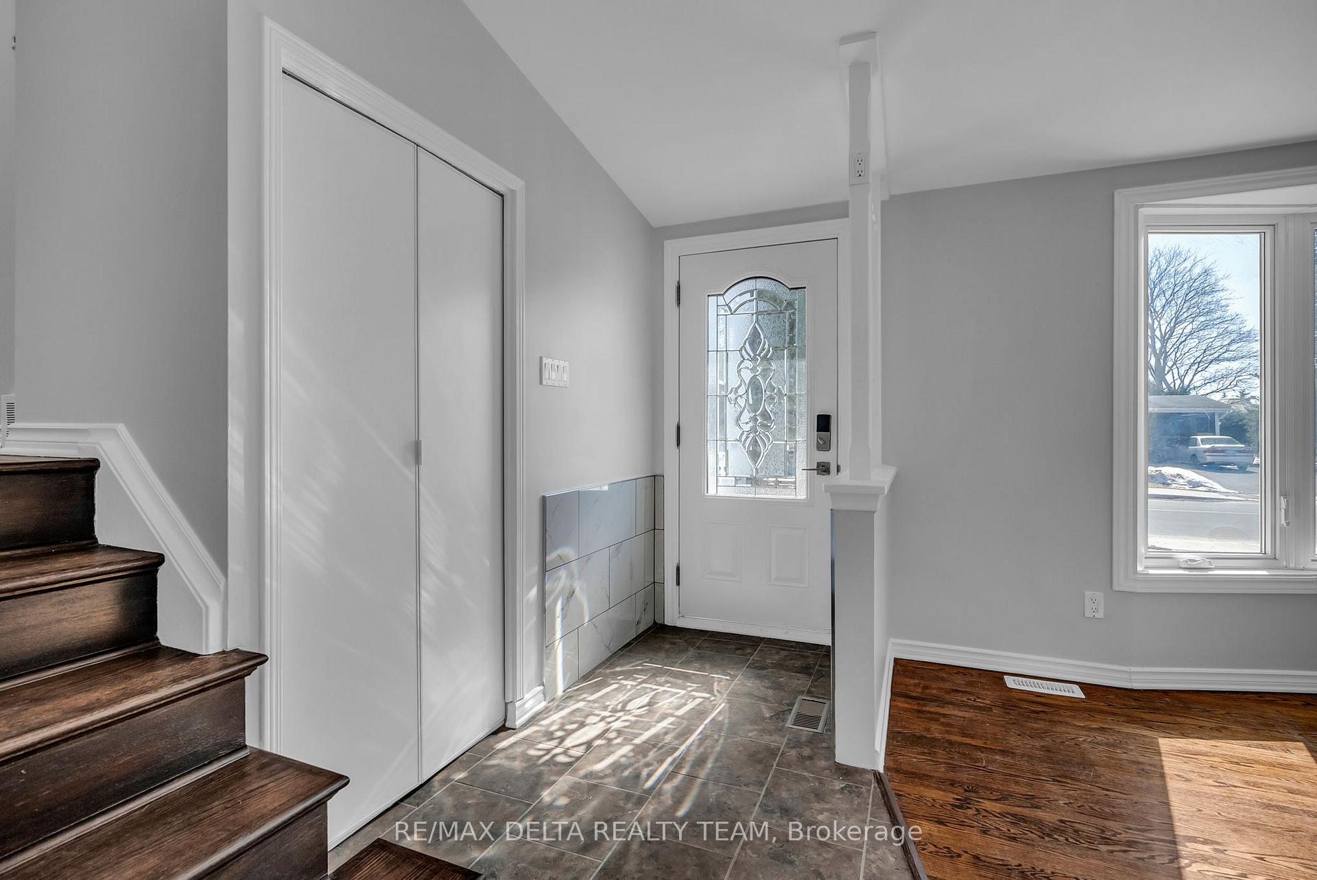 Photo 3 of 239 Tompkins Avenue, Ottawa, Bilberry Creek/Queenswood Heights — HOMEH