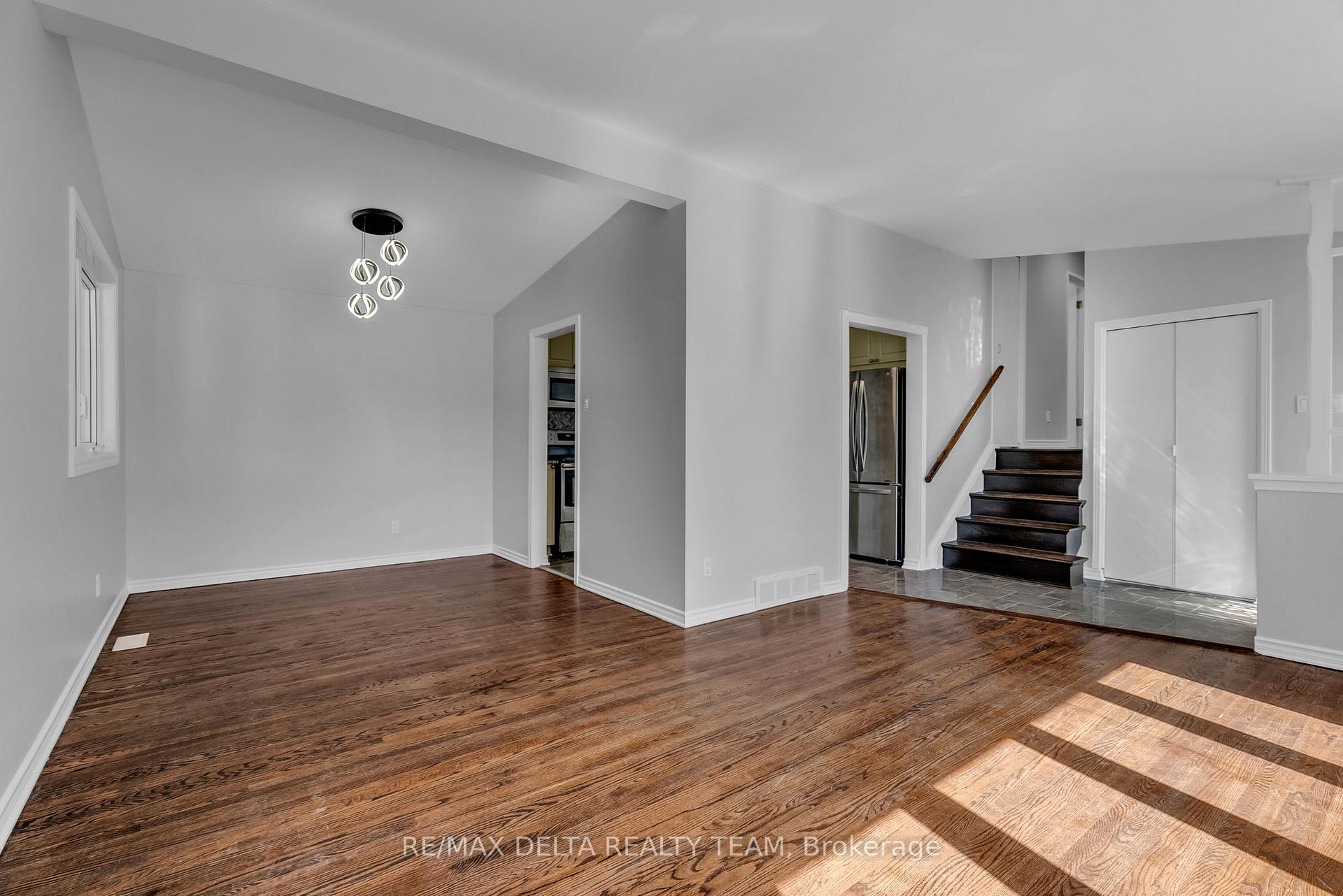 Photo 6 of 239 Tompkins Avenue, Ottawa, Bilberry Creek/Queenswood Heights — HOMEH