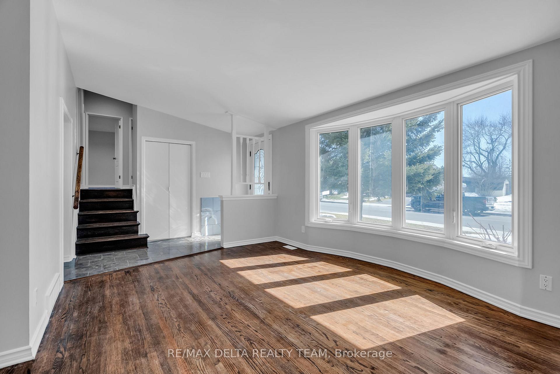 Photo 8 of 239 Tompkins Avenue, Ottawa, Bilberry Creek/Queenswood Heights — HOMEH
