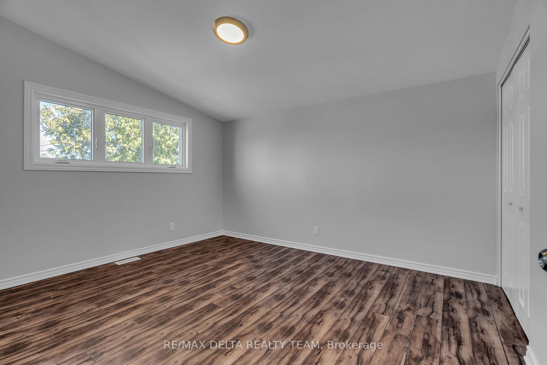 Photo 20 of 239 Tompkins Avenue, Ottawa, Bilberry Creek/Queenswood Heights — HOMEH