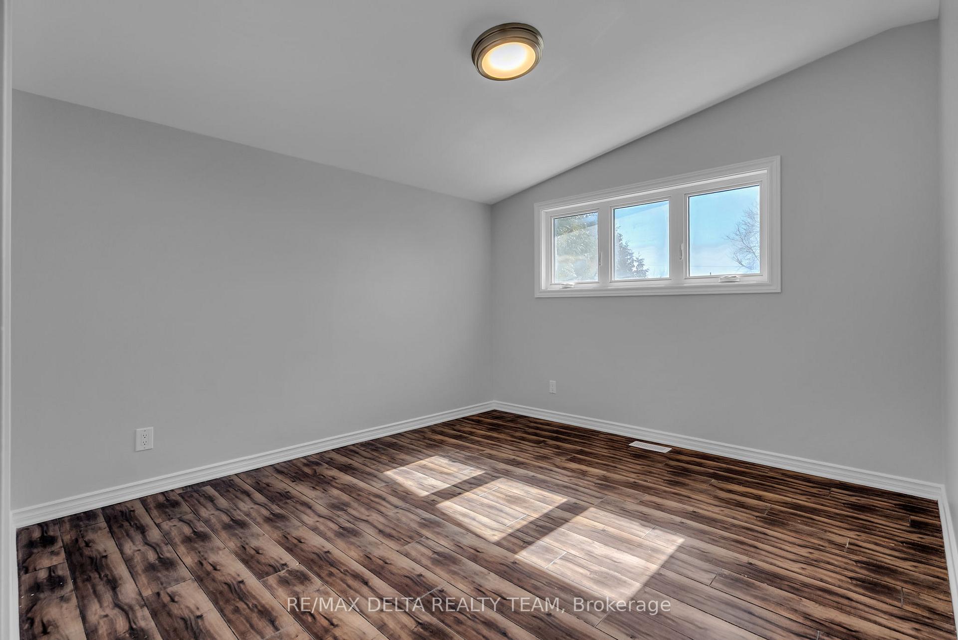 Photo 22 of 239 Tompkins Avenue, Ottawa, Bilberry Creek/Queenswood Heights — HOMEH