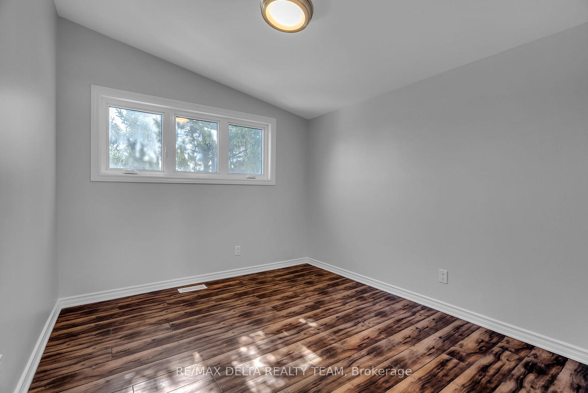 Photo 24 of 239 Tompkins Avenue, Ottawa, Bilberry Creek/Queenswood Heights — HOMEH