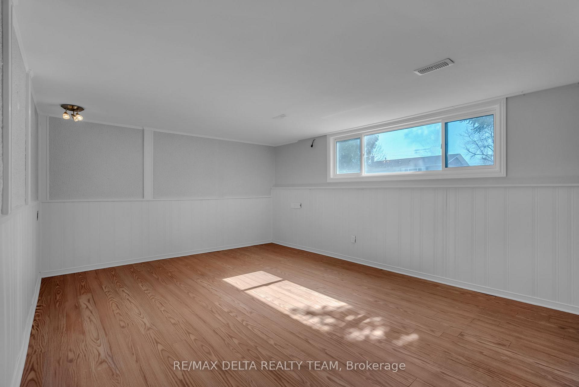 Photo 29 of 239 Tompkins Avenue, Ottawa, Bilberry Creek/Queenswood Heights — HOMEH