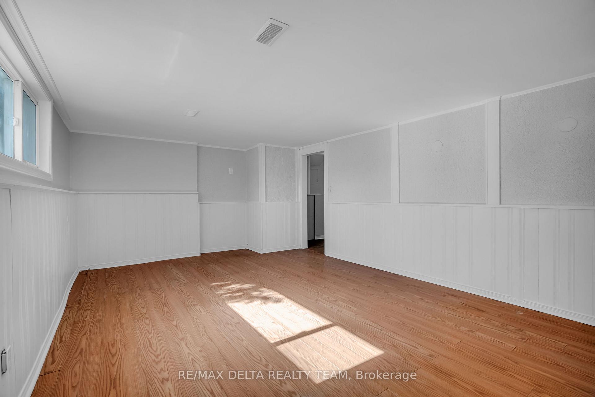 Photo 30 of 239 Tompkins Avenue, Ottawa, Bilberry Creek/Queenswood Heights — HOMEH