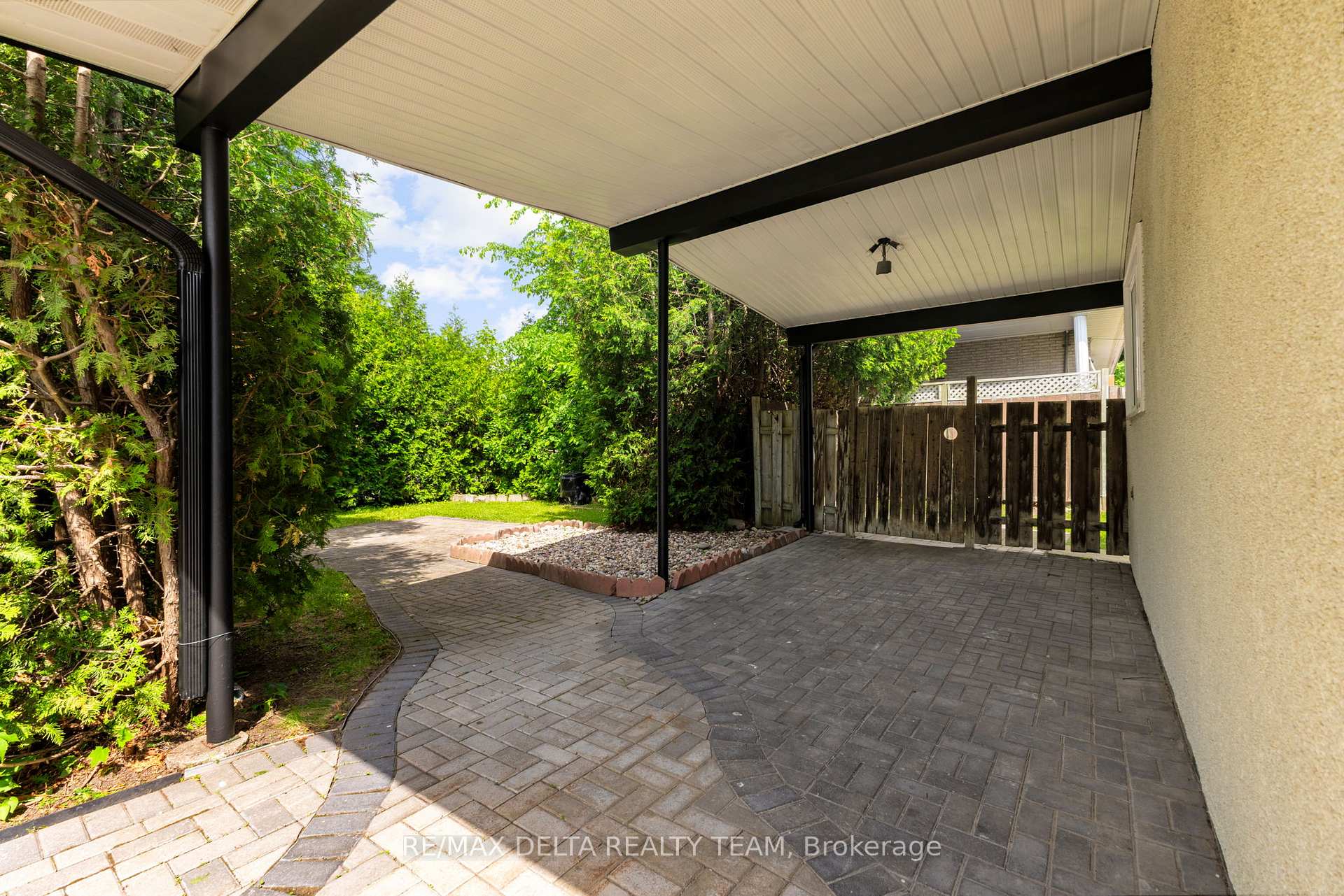 Photo 34 of 239 Tompkins Avenue, Ottawa, Bilberry Creek/Queenswood Heights — HOMEH