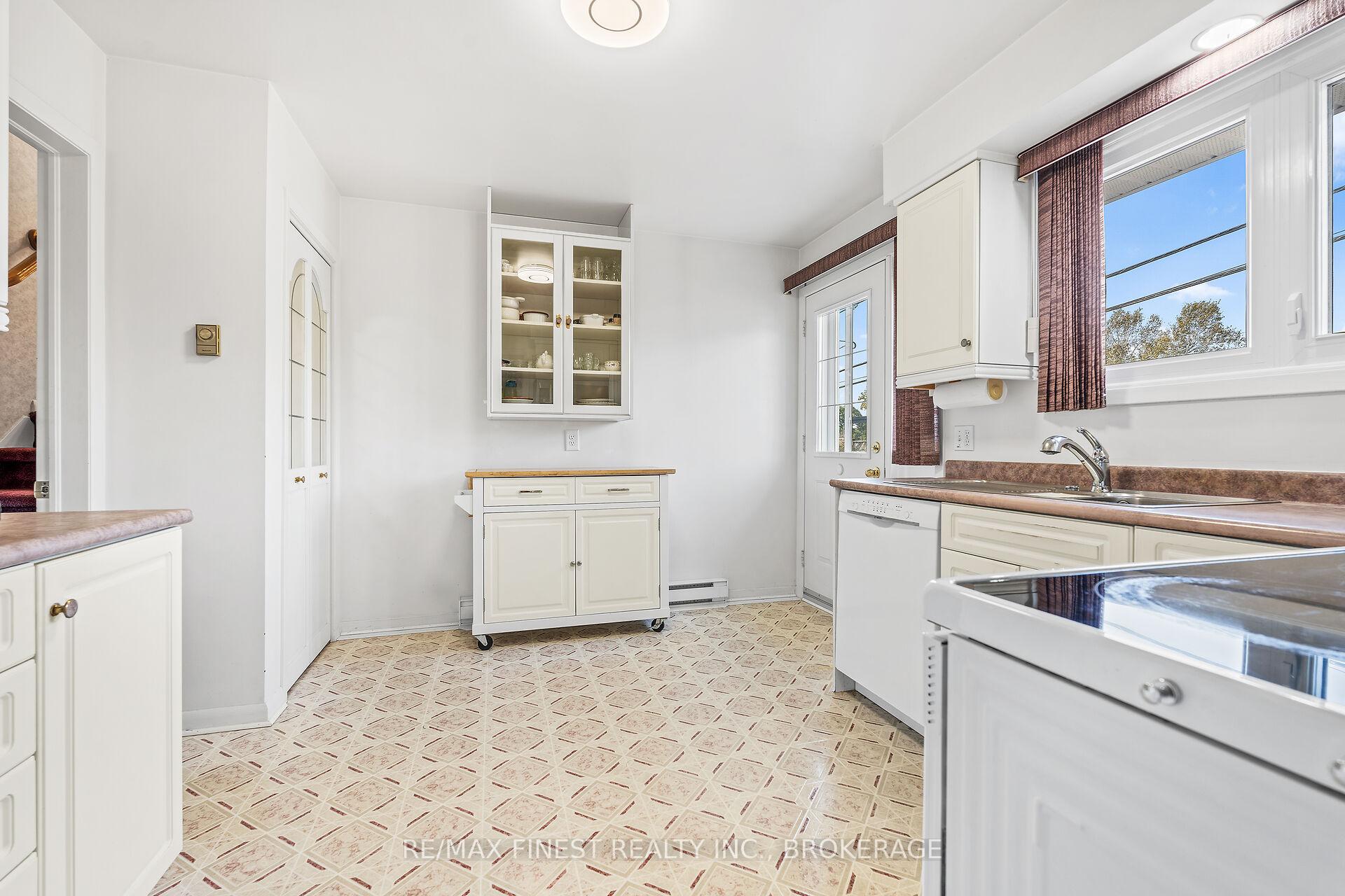 Photo 13 of 320 Donell Court, Kingston, City Southwest — HOMEH