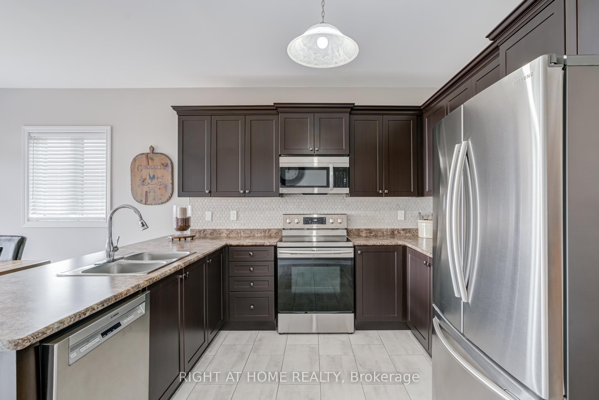 Photo 13 of 3125 Monarch Drive, Orillia — HOMEH