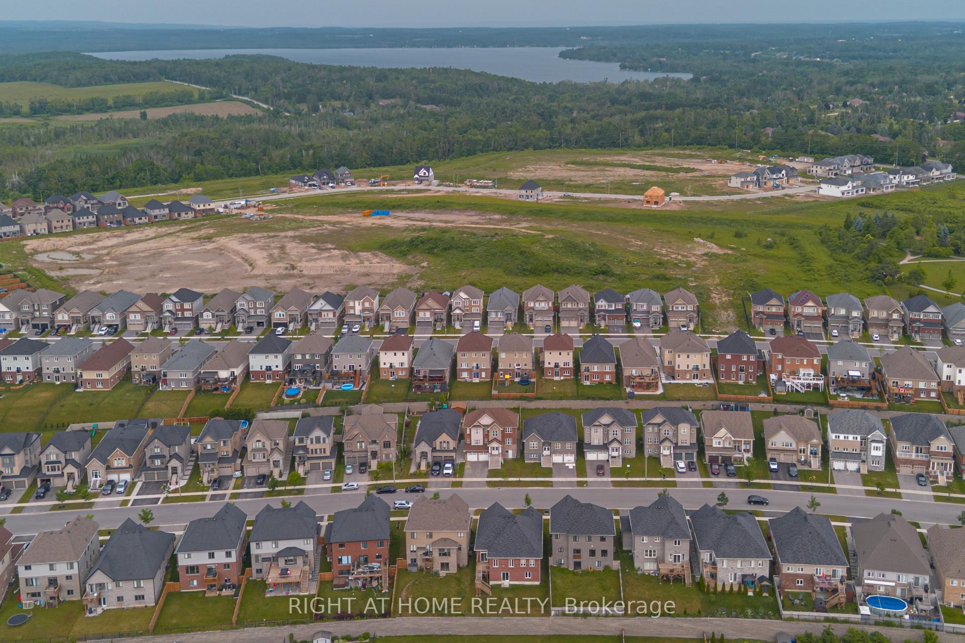 Photo 35 of 3125 Monarch Drive, Orillia — HOMEH