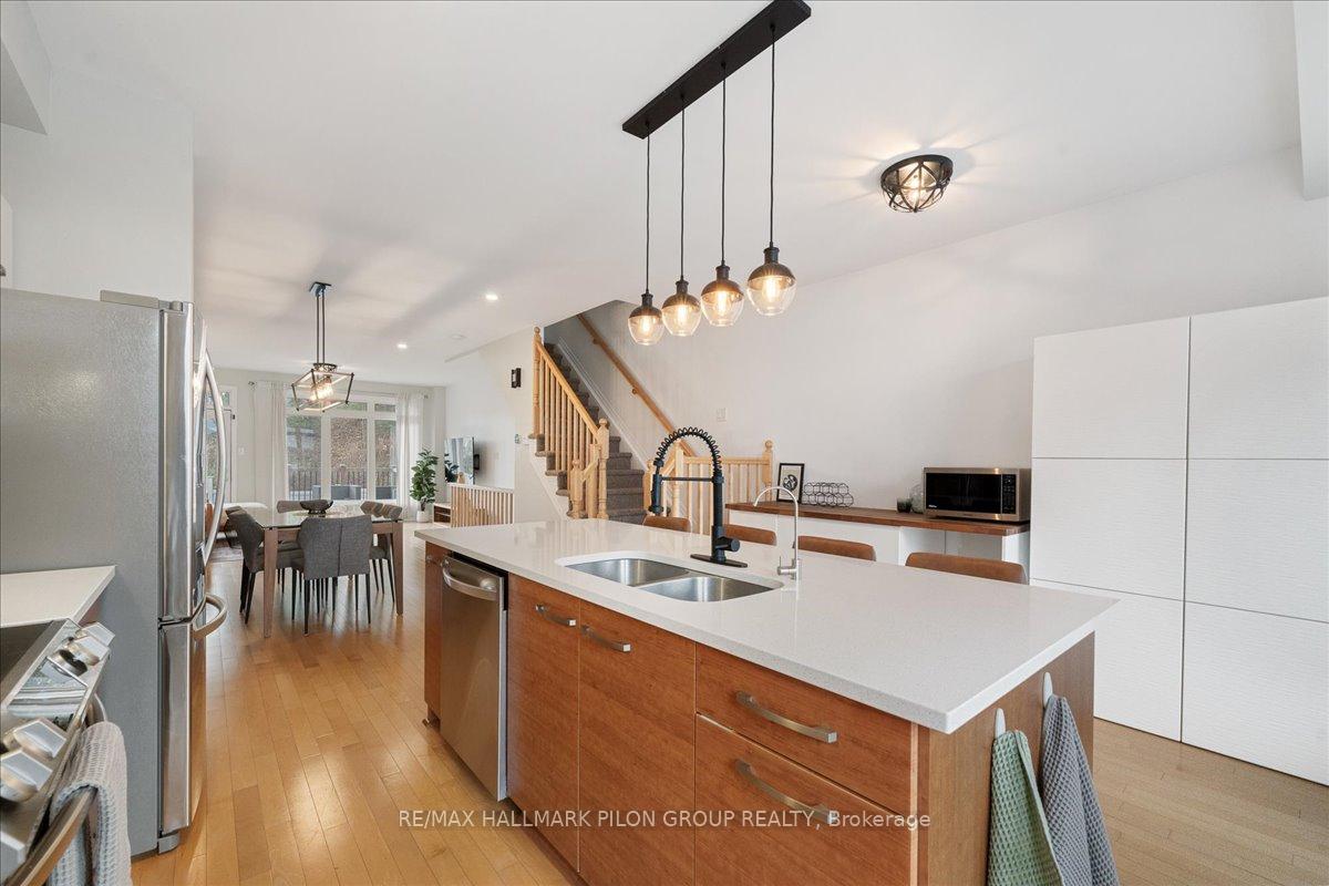 Photo 5 of 104 Lionel Private, Ottawa, Springridge/East Village — HOMEH