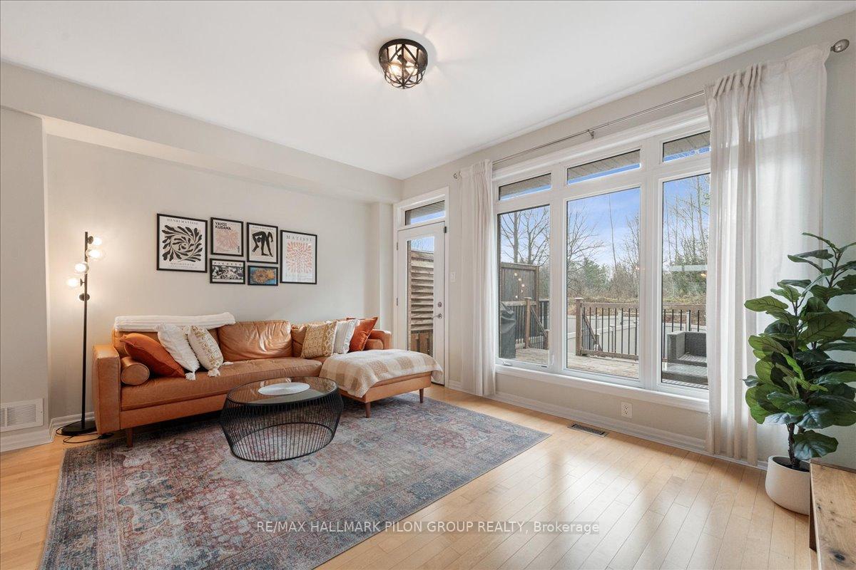 Photo 9 of 104 Lionel Private, Ottawa, Springridge/East Village — HOMEH