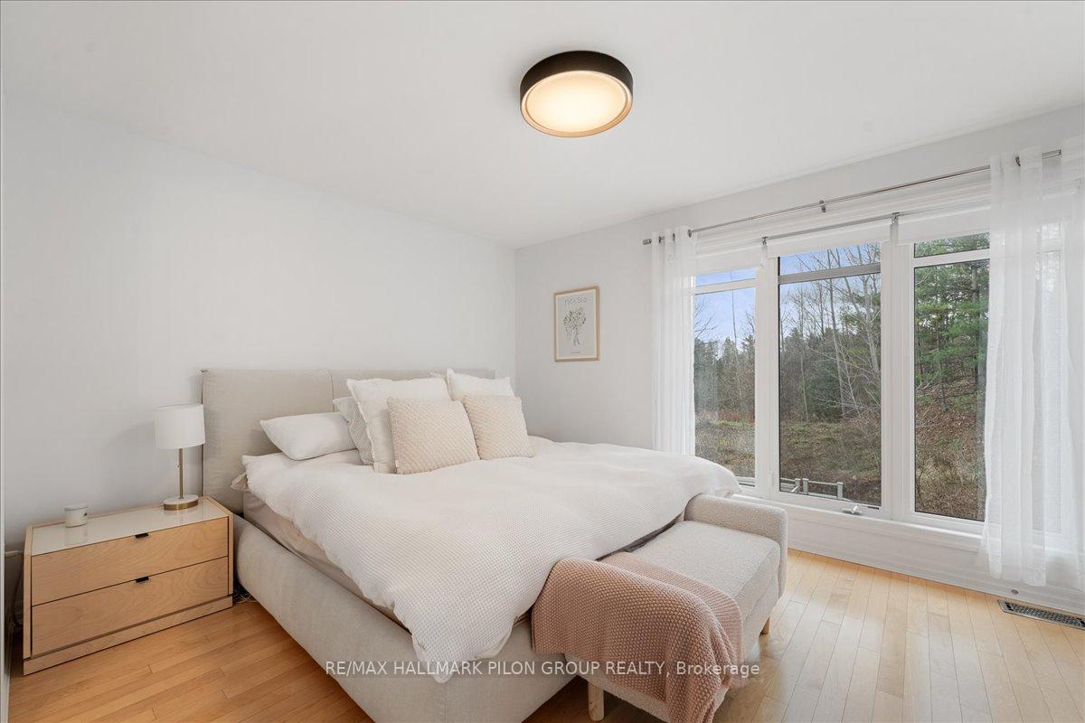 Photo 12 of 104 Lionel Private, Ottawa, Springridge/East Village — HOMEH