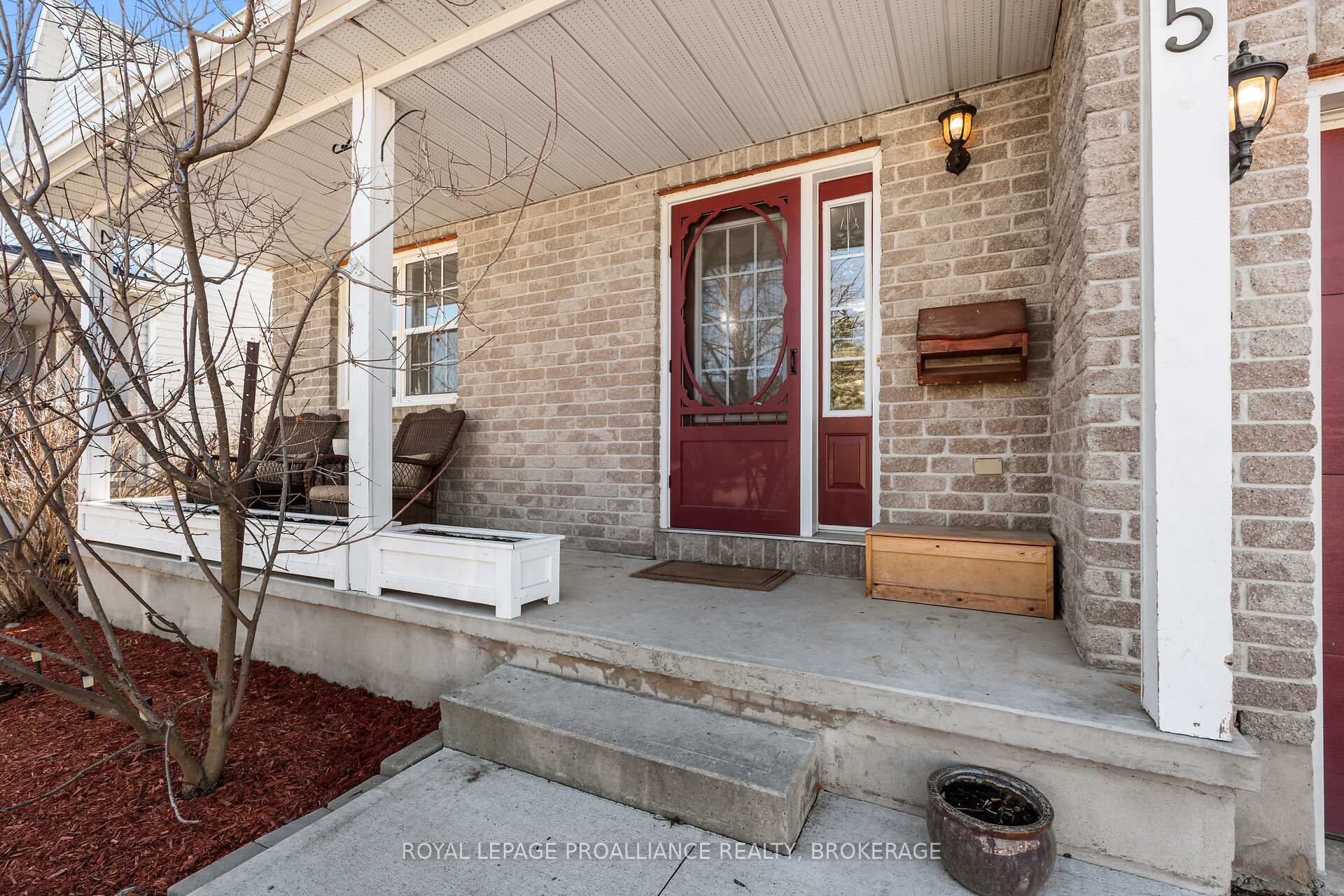 Photo 4 of 535 Freeman Crescent, Kingston, Kingston East (Incl Barret Crt) — HOMEH