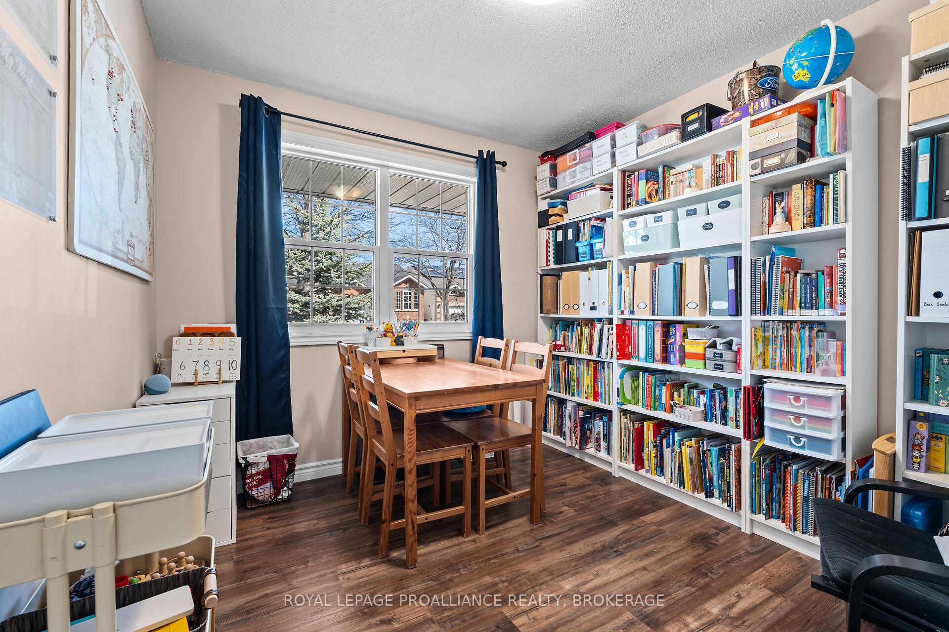 Photo 8 of 535 Freeman Crescent, Kingston, Kingston East (Incl Barret Crt) — HOMEH