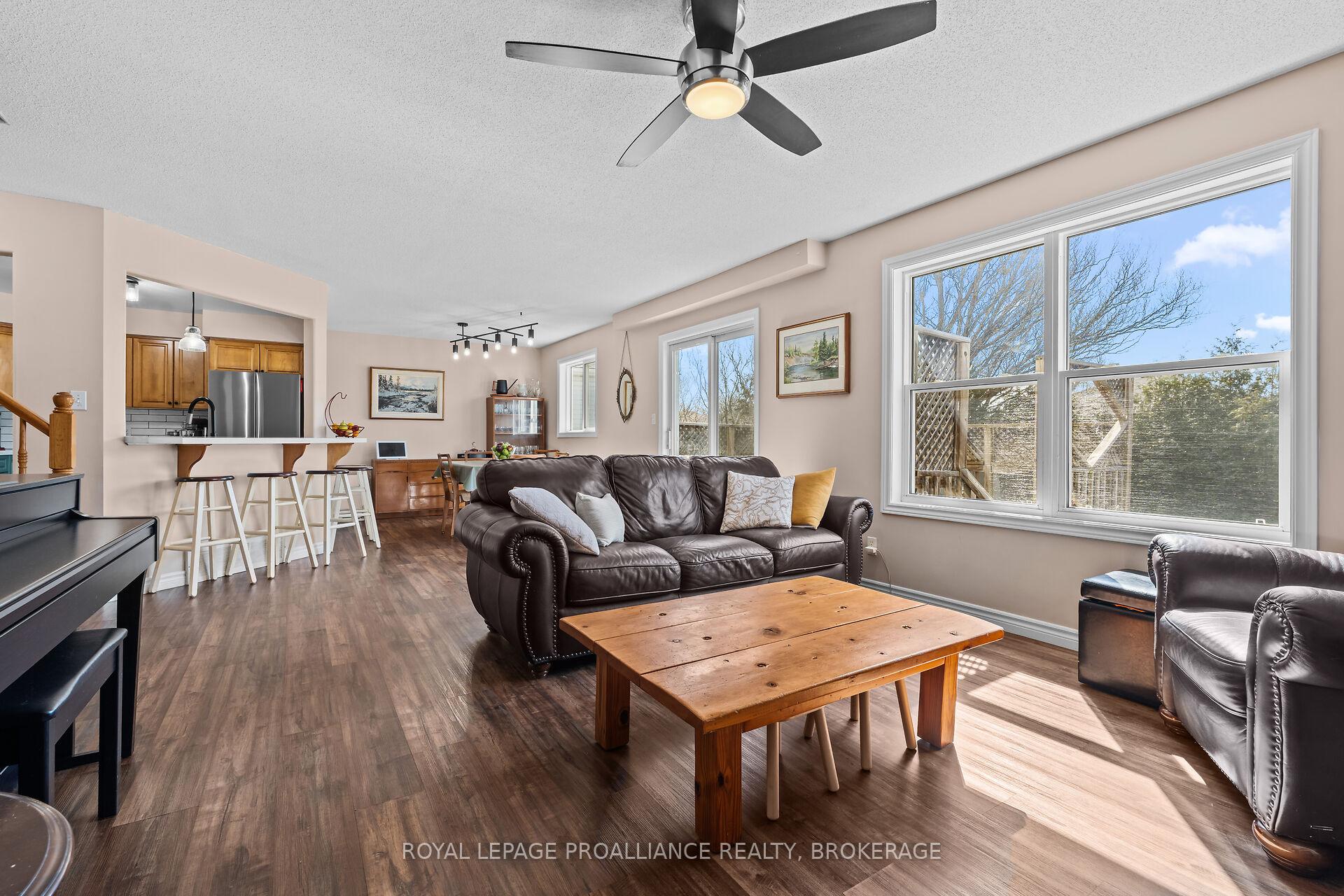 Photo 11 of 535 Freeman Crescent, Kingston, Kingston East (Incl Barret Crt) — HOMEH